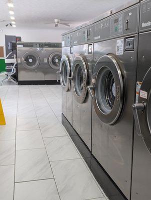 The most inviting laundromat in Columbus and Fort Moore GA