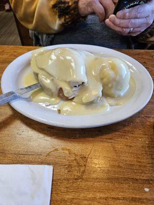 Turkey mashed potatoes bread and gravy