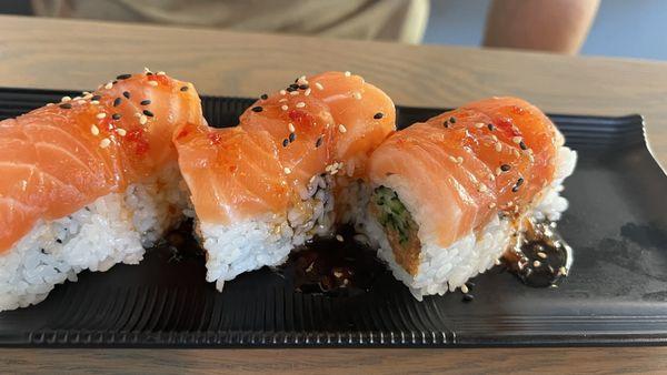 G6 salmon roll