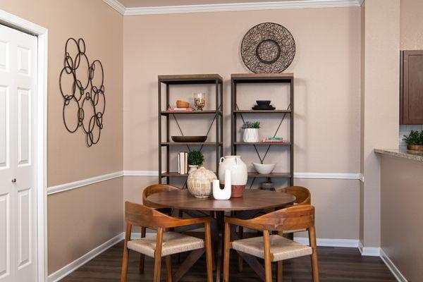 Dining room at Crescent Cove at Lakepointe