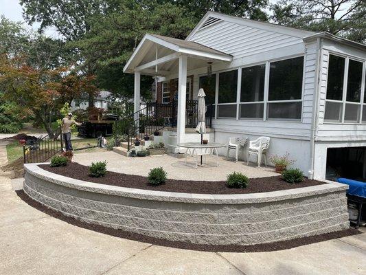 8" Rockwood Classic Retaining Wall + Concrete Patio - Lance's Landscaping - St Louis Harsdcape Contractor