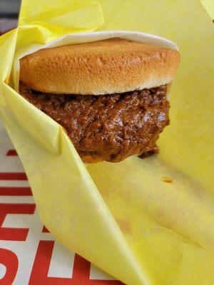 Chili cheeseburger