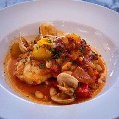 ROASTED COD WITH CLAMS & CHORIZO
Stewed with tomato, white beans, onions, peppers, white wine & fresh herbs (GF)