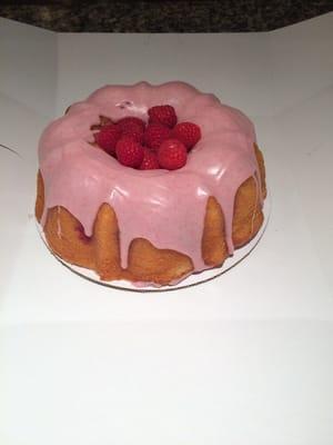 Raspberry pound cake