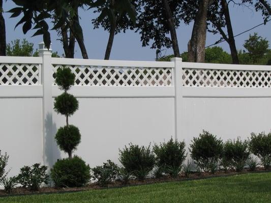 Our vinyl privacy fences are available vinyl with and without accents.