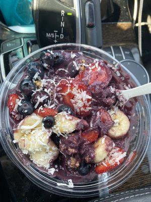 Açai smoothie bowl