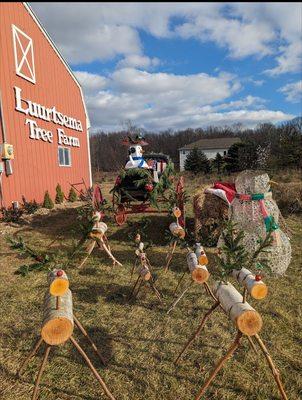 Love these little reindeer made out of birch wood