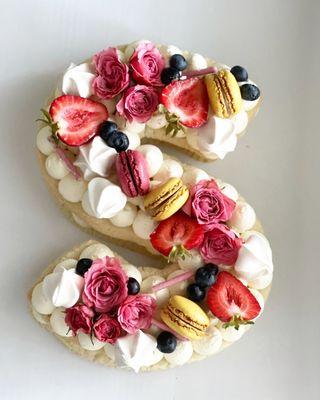 Letter fruit cookie cake