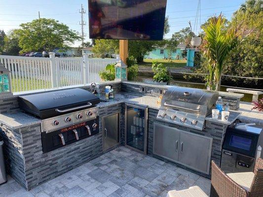 Outdoor Kitchen