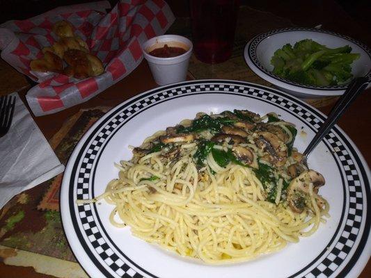 Spaghetti Sisco with a side of spinach mixed in and a side of broccoli separate. Got to get my Greens in!