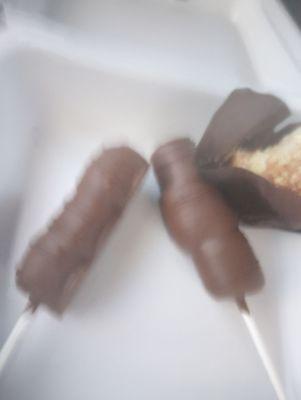 Chocolate dipped marshmallows