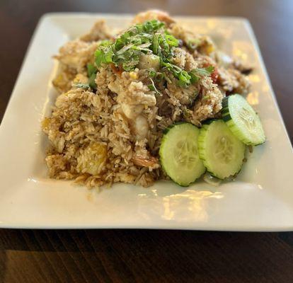 T10. Pineapple Fried rice with chicken and shrimp