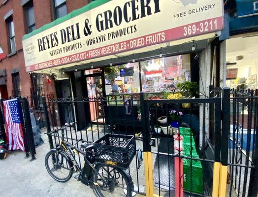 Reyes Deli & Grocery Brooklyn - a local favorite for affordable tasty Mexican food