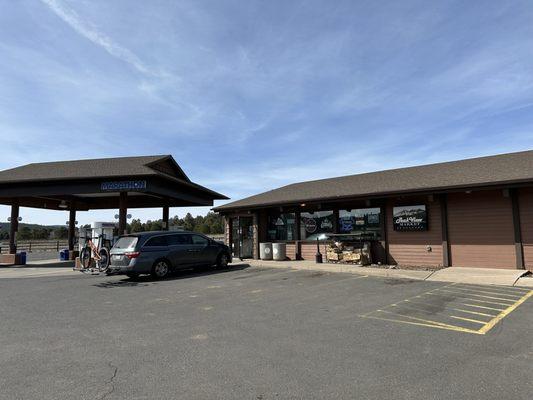 Peak View Market & Shell Gas Station