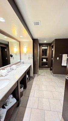 Spa suite bathroom