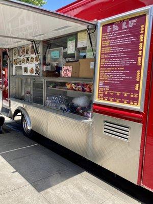 The truck + menu + "cash only!!" sign!