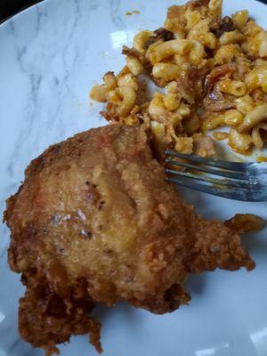 Smoked Mac and cheese and chicken !