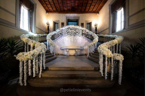 Petielini Events collaborated with the world-renowned designer Preston Bailey to deliver this absolutely amazing wedding, Oheka Castle, NYC.