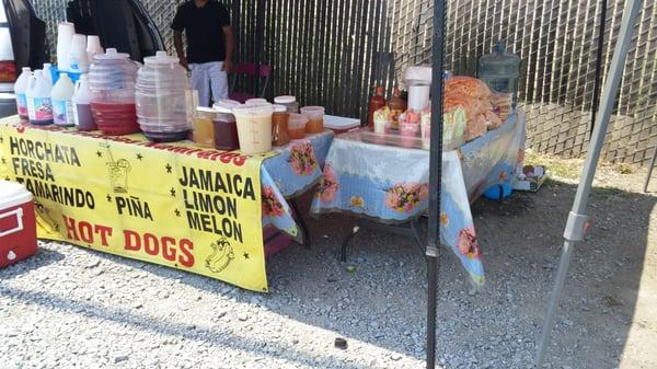 Fruit/raspado/agua stand