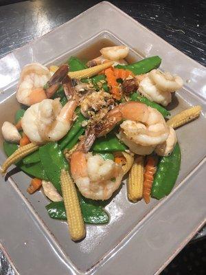 Summer vegetables with shrimp ( snow pea , baby corn , mushroom and carrots)