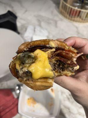 Single cheeseburger with Jalepeno and bacon