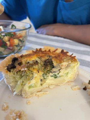 Broccoli cheese quiche