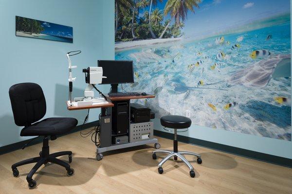 In-office testing includes the latest non-invasive retinal imaging technology