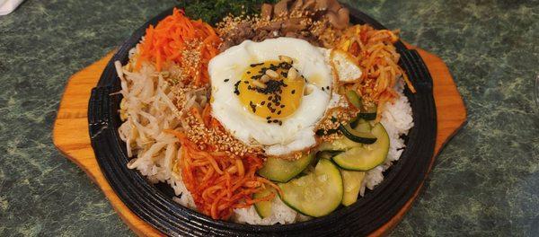 Hot stone Bibimbap