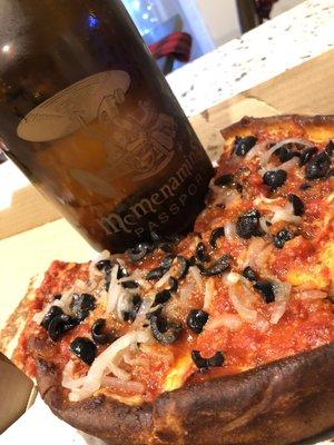 Chicago deep dish pizza with a McMenamins growler perfect combination !!!