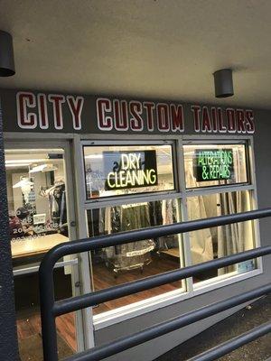 City Custom Tailor & Dry Cleaners