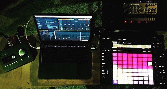 Universal Audio Arrow, Ableton Live, Push 2