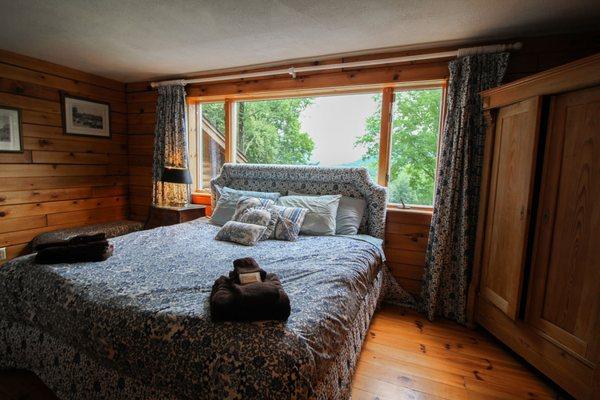 Main House - Upper Level - King Bedroom