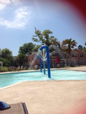 Pool fountains!