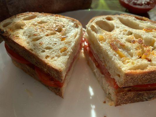 Cheddar sourdough toasted tomato sandwich!