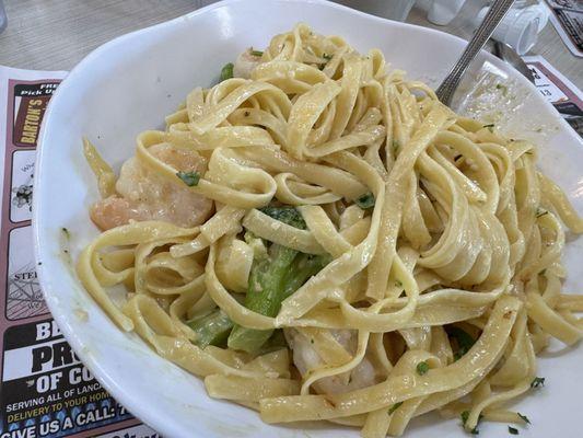 Shrimp and broccoli Alfredo