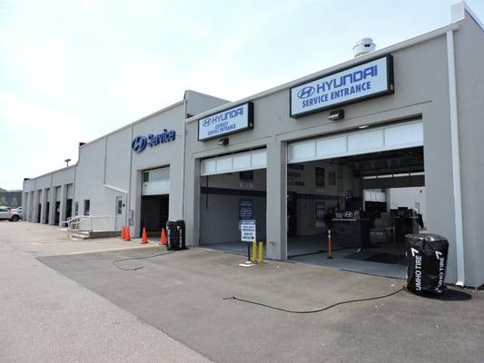 Sansone Hyundai Service Entrance