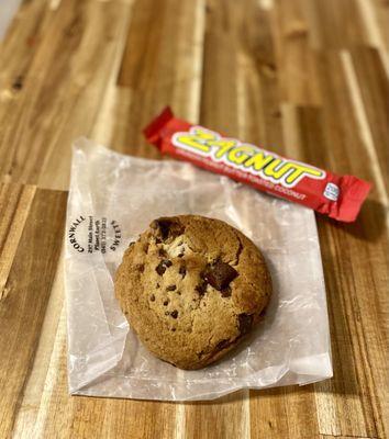 Freshly baked cookie (simple, quite good) with a delicious Zagnut bar.