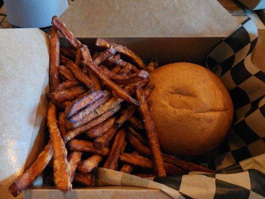 Pulled Pork Sandwich (with Sweet Potatoe Fries)