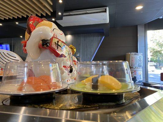 Conveyor sushi at Chiyo