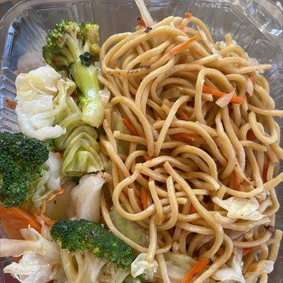 Lomein & Sautéed veggies