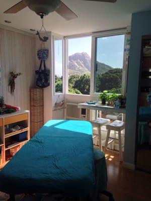 Treatment room that faces Diamond Head