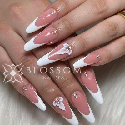 BOOK NOW: blossomnailspa.net