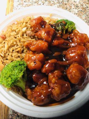 General chicken lunch special