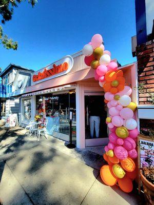 Beautiful and cheerful gelato store in Balboa Island!