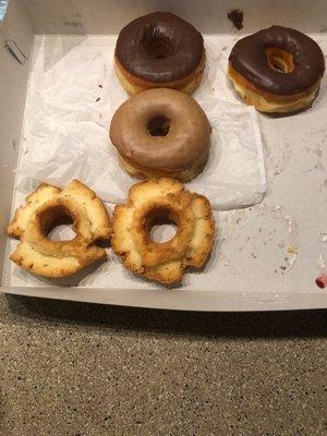 Greatest donuts ever and the employe gave us some extra donut bites 10/10