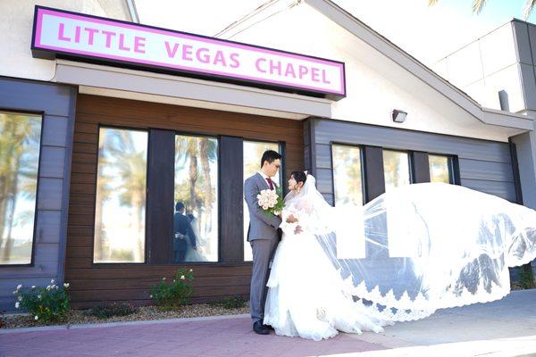 Happy couple at The Little Vegas Chapel