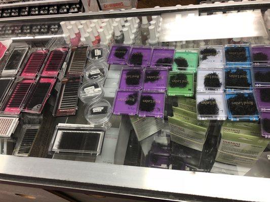 Omg so many choices of eyelash extensions