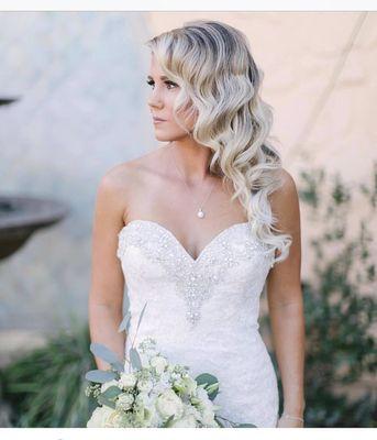 Vintage bridal hair by Ashton