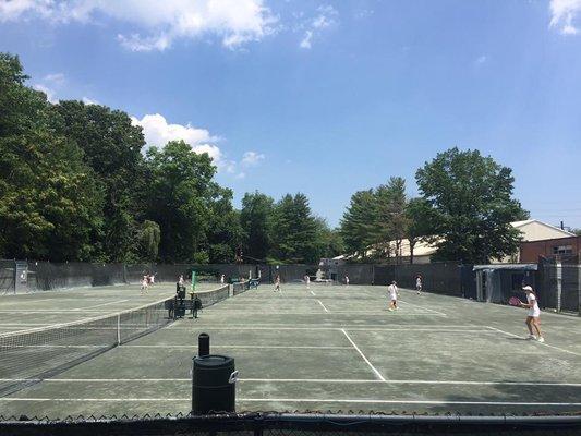 4 outdoor har-tru courts in spring/summer