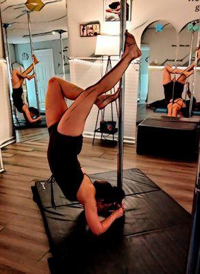 Forearm stand pole shapes